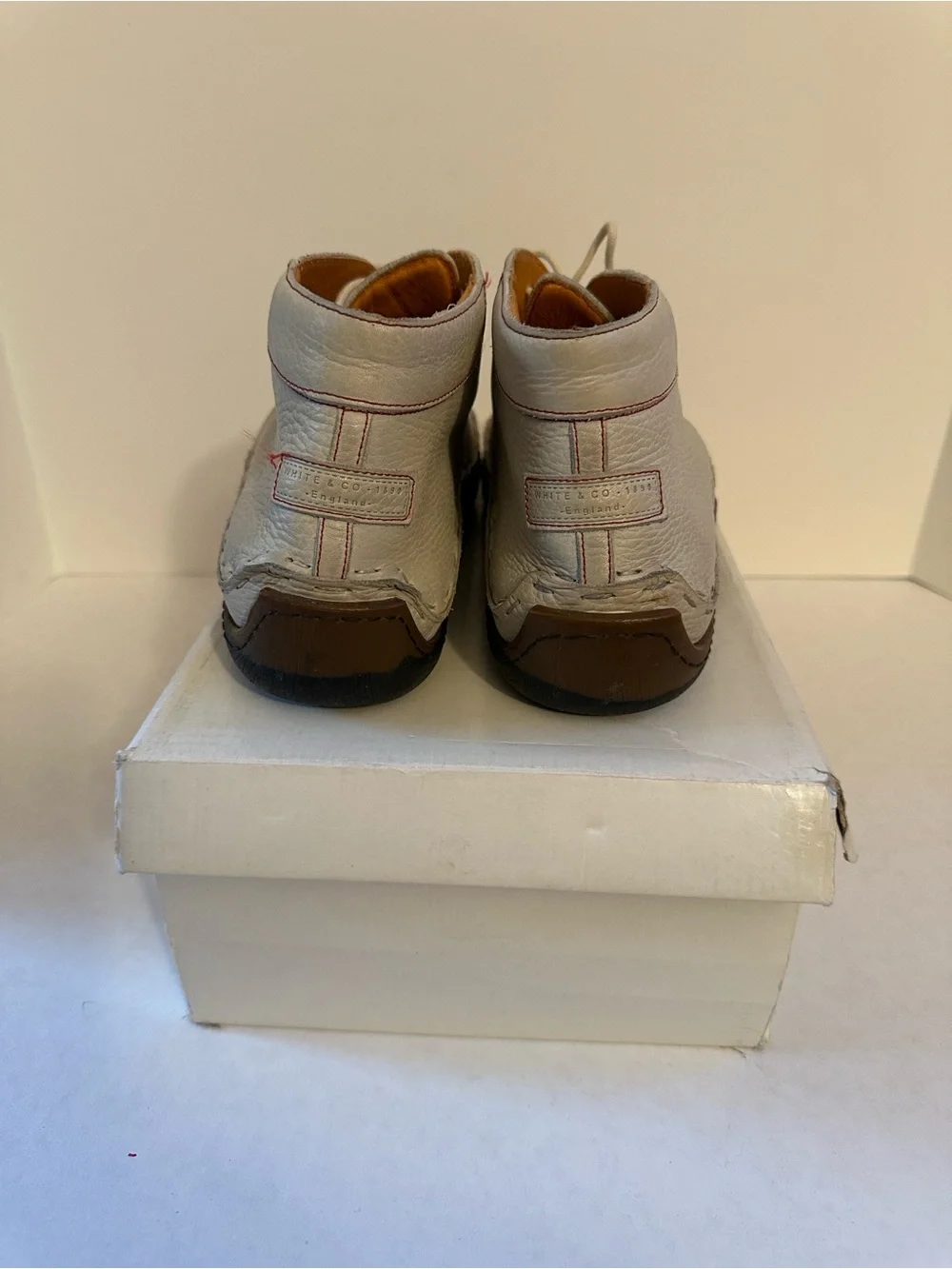 WHITE & CO VINTAGE CHUKKA BOOT